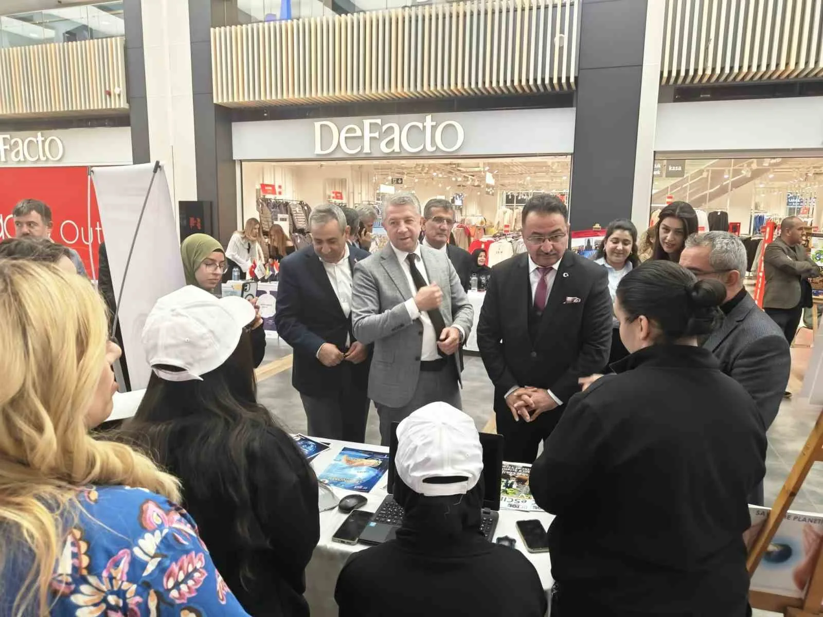 Kayseri’de Milli Eğitim Bakanlığı’nın Türkiye Yüzyılı Maarif Modeli kapsamında düzenlenen
