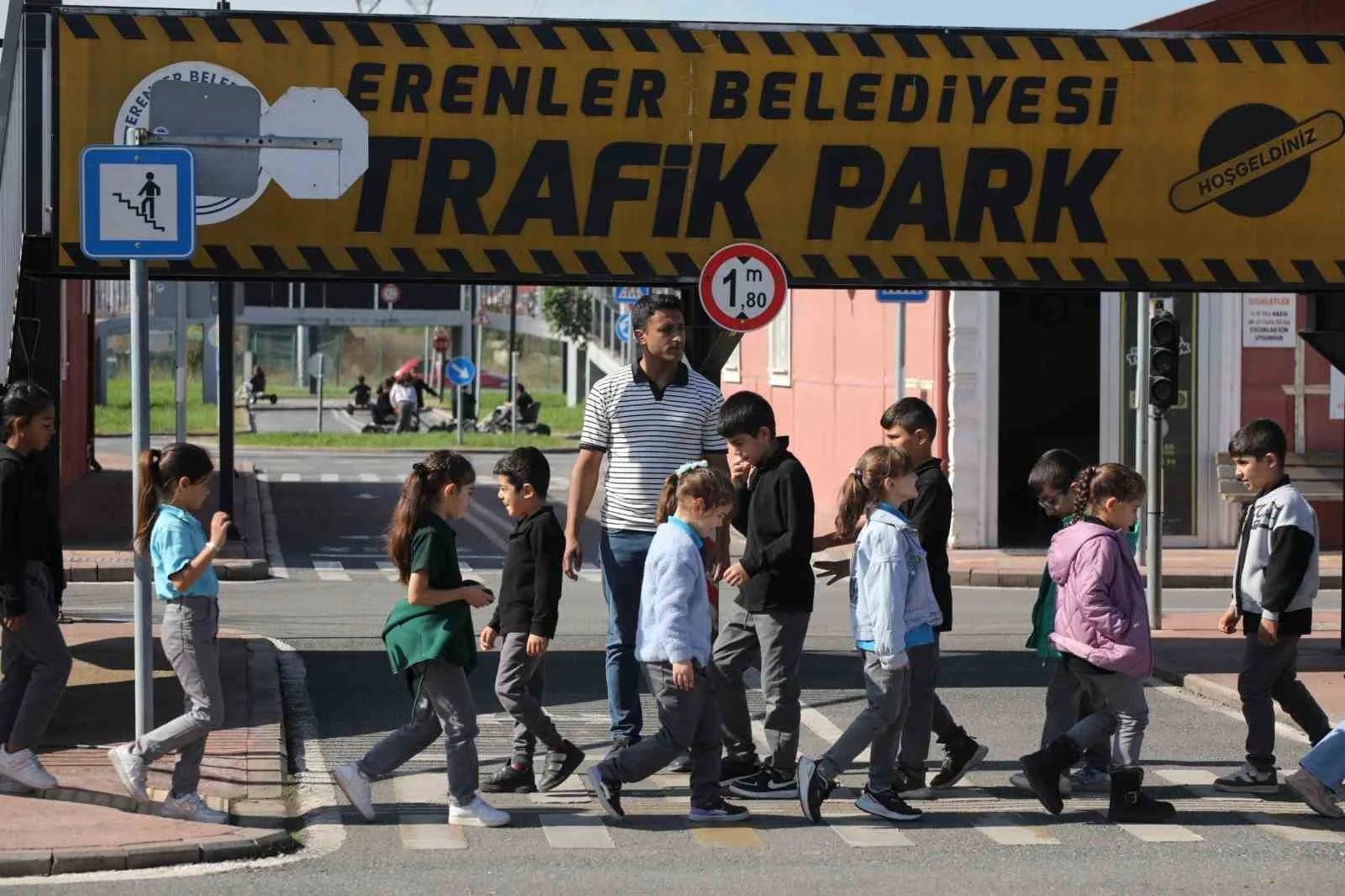 Erenler Belediyesi Trafik Parkı çocukların hizmetine devam ediyor. Başkan Şenol