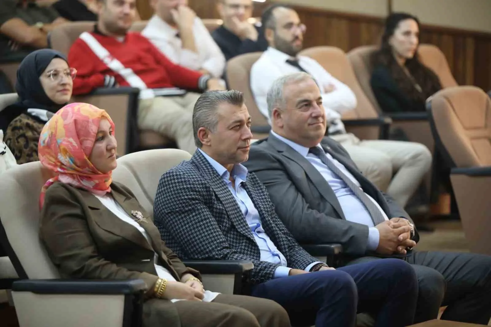 Erenler Belediyesi, afetlere karşı bilinçli ve hazırlıklı bir toplum oluşturmak