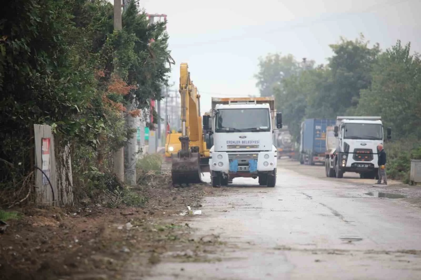 Erenler Belediyesi, Kozluk Caddesinde araç muayene istasyonunun ve çok sayıda