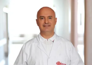 Meme kanserinin yalnızca kadınlarda değil, erkeklerde de görülebileceğine dikkat çeken