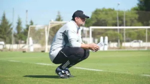 Antalyaspor Teknik Direktörü Erol Bulut, dün gerçekleştirilen imza töreninin ardından