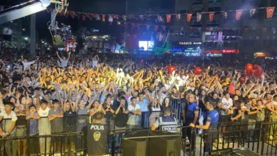 Manisa’nın Alaşehir ilçesinde sağanak yağmur ve elektrik kaçağı tehlikesi nedeniyle