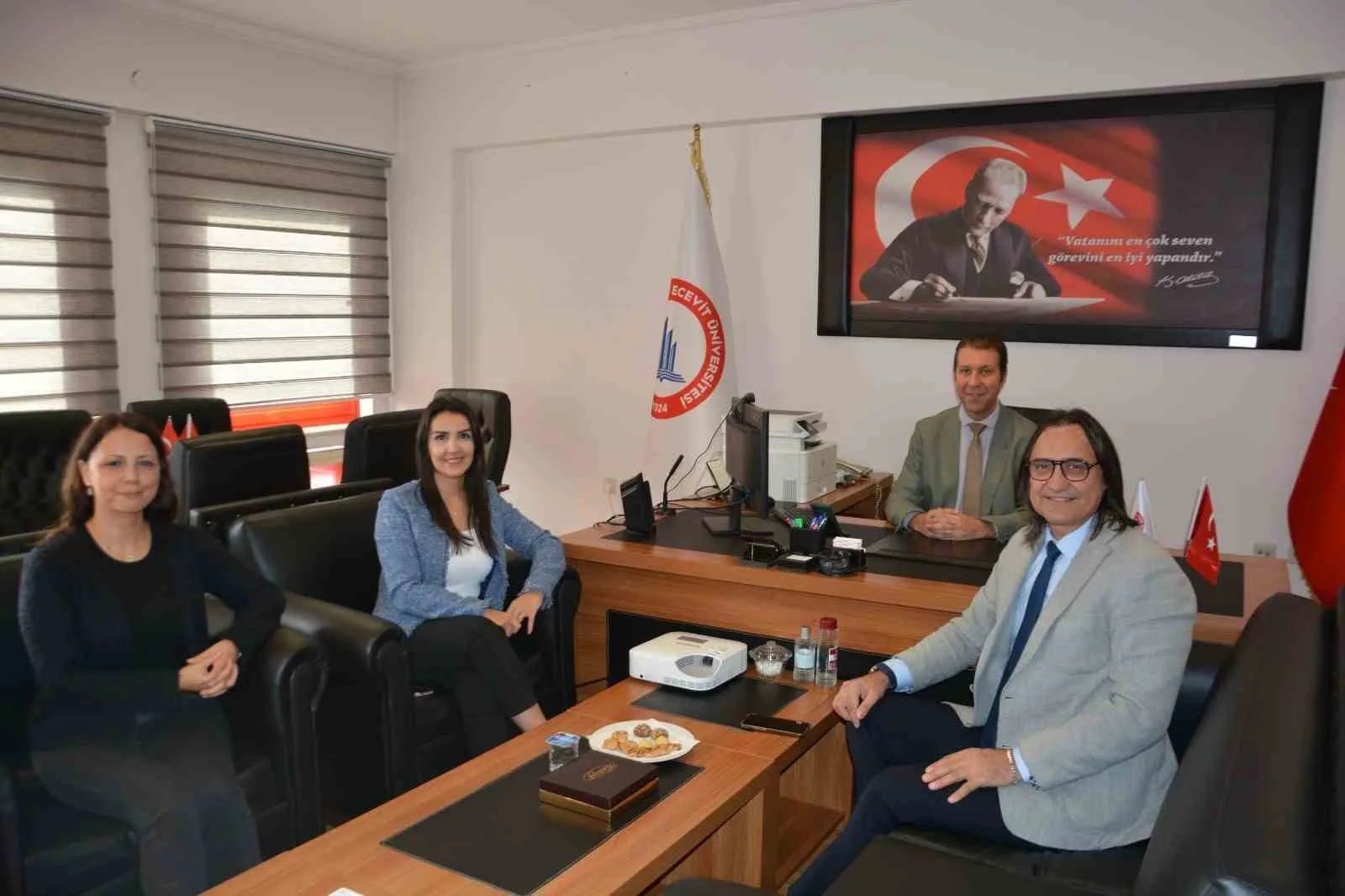 Zonguldak’ın Ereğli ilçesinde Anadolu Hastanesi Genel Müdürü Erdal Eryılmaz, Zonguldak