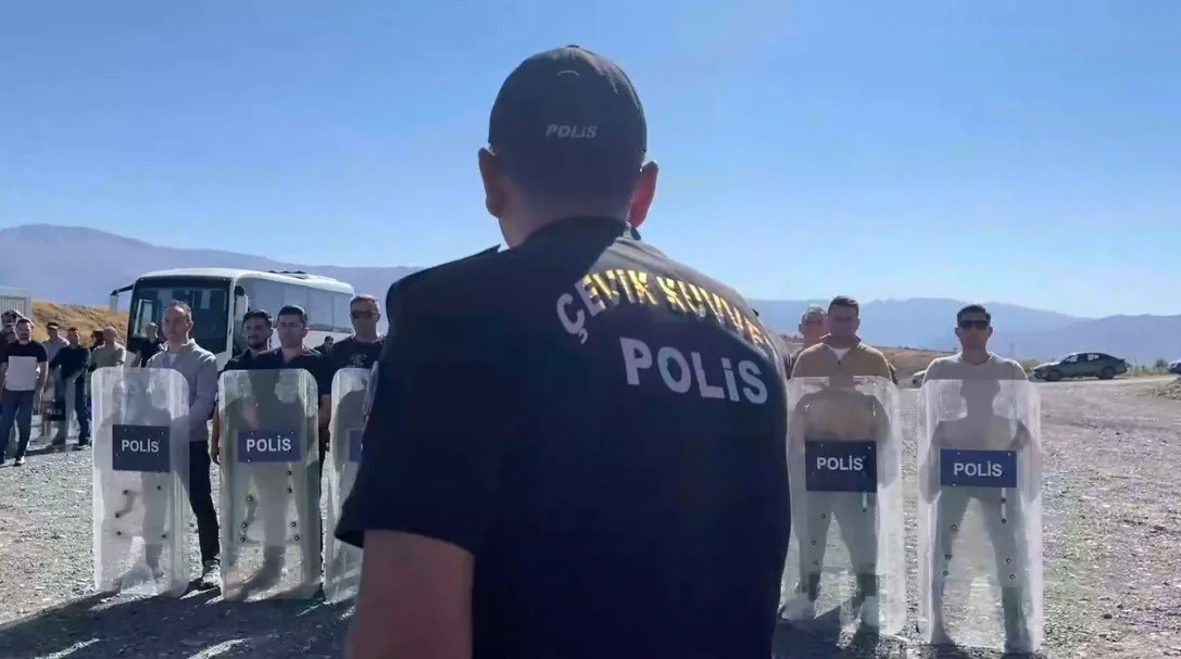 Erzincan İl Emniyet Müdürlüğü tarafından, hizmet içi eğitimi kapsamında çevik