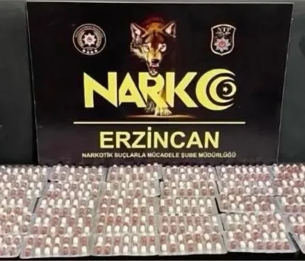 Erzincan’da yolcu otobüsündeki bir yolcunun valizinde 6 bin 335 adet