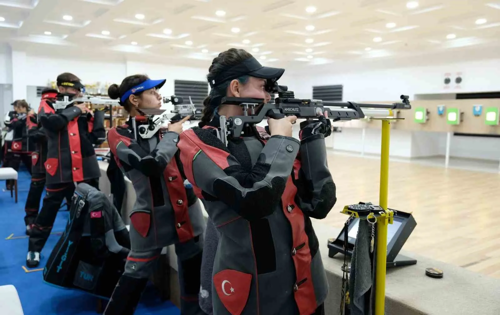 Erzincan’da Amatör Spor Haftası etkinlikleri kapsamında düzenlenen Atıcılık İl Birinciliği