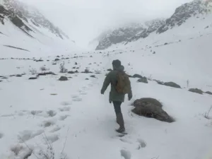 Erzincan’ın yüksek kesimlerine kar yağdı. Hava sıcaklığının 3 ila 5