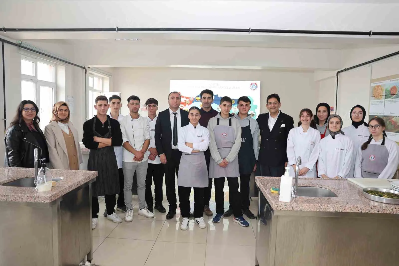 Erzurum Ticaret Borsası Yönetim Kurulu Başkanı Hakan Oral, ulusal ve