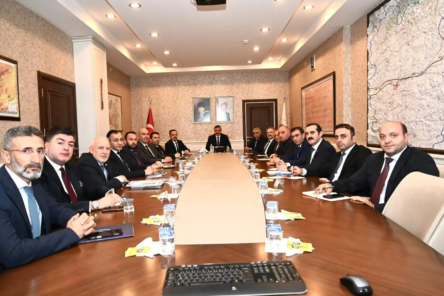 Erzurum’da “Model Fabrika” kurulumu hakkında kapsamlı değerlendirmeler yapıldığı toplantı Vali