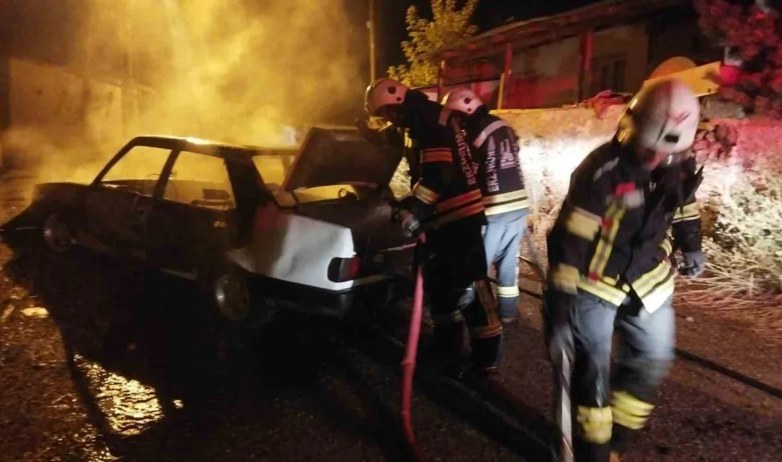 Erzurum’da henüz sebebi bilinmeyen bir şekilde otomobilde çıkan yangın korkuttu.