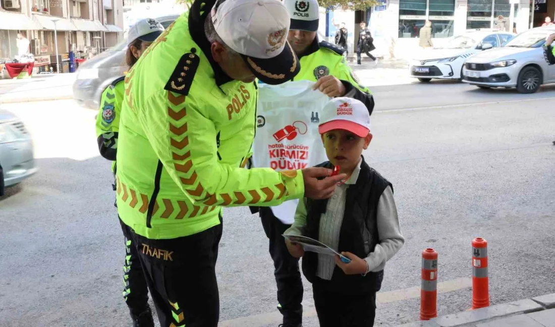 Erzurum Emniyet Müdürlüğü ekipleri, “önce yaya” kuralı uygulaması ile ilgili