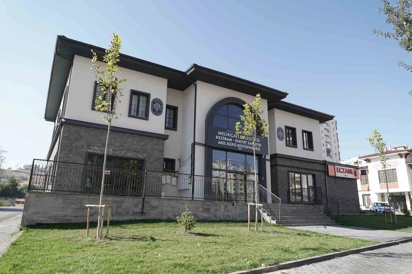 İlçede ’önce gençlik’, ’önce eğitim’ diyerek projelerine yenilerini ekleyen Melikgazi