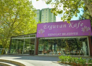 Esenyurt Belediyesi, Mevlana Mahallesi’nde Yunus Balta Kültür Merkezi’nin bahçesinde yer