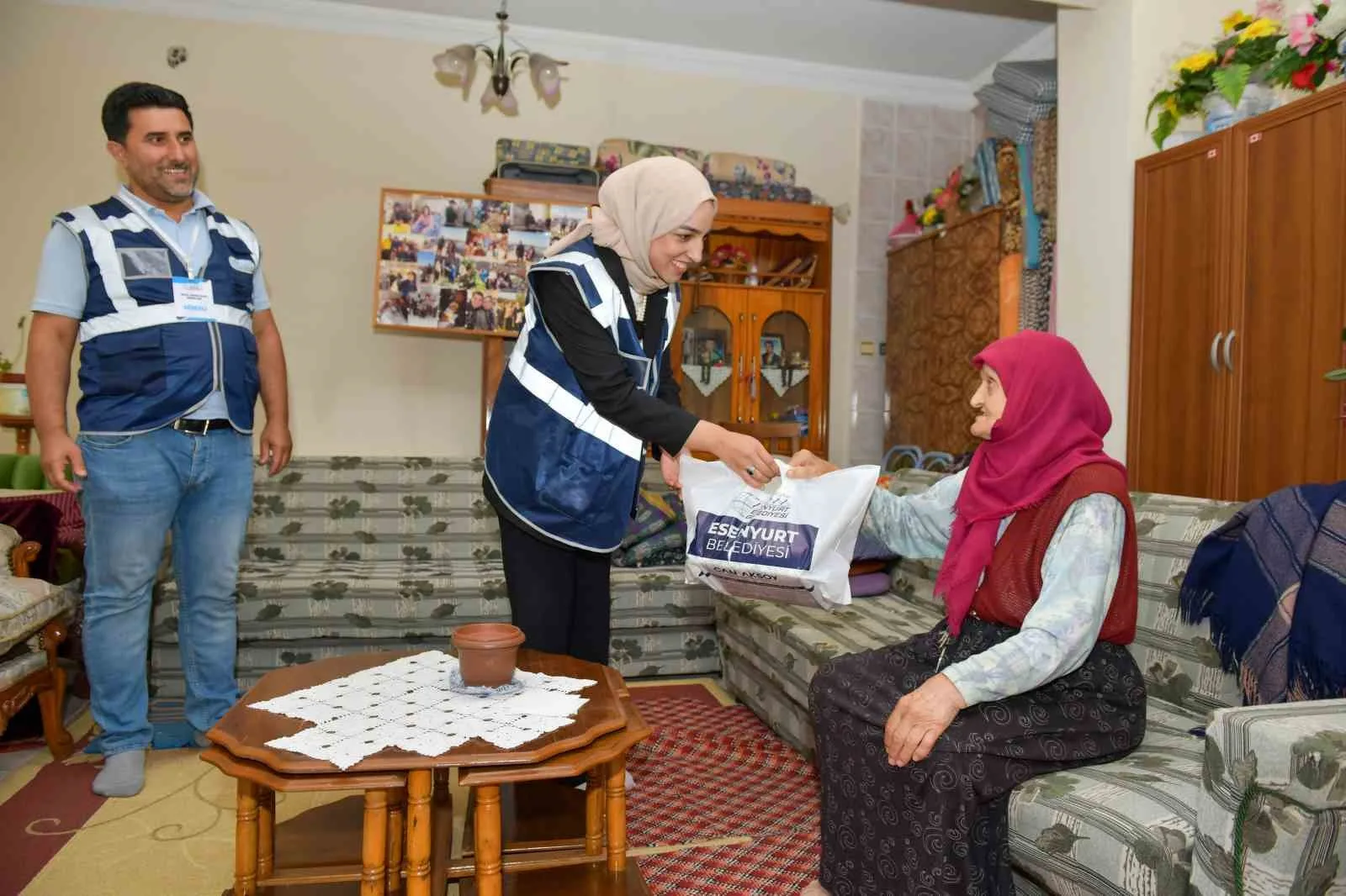 Esenyurt Belediyesi Sosyal Yardım İşleri Müdürlüğü ekipleri, 1 Ekim Dünya