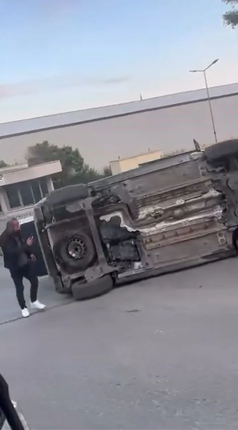 İstanbul Esenyurt’ta seyir halinde olan bir sürücü trafikte başla bir