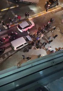 İstanbul Esenyurt’ta bir otomobil sürücüsü iddiaya göre yol verme nedeniyle