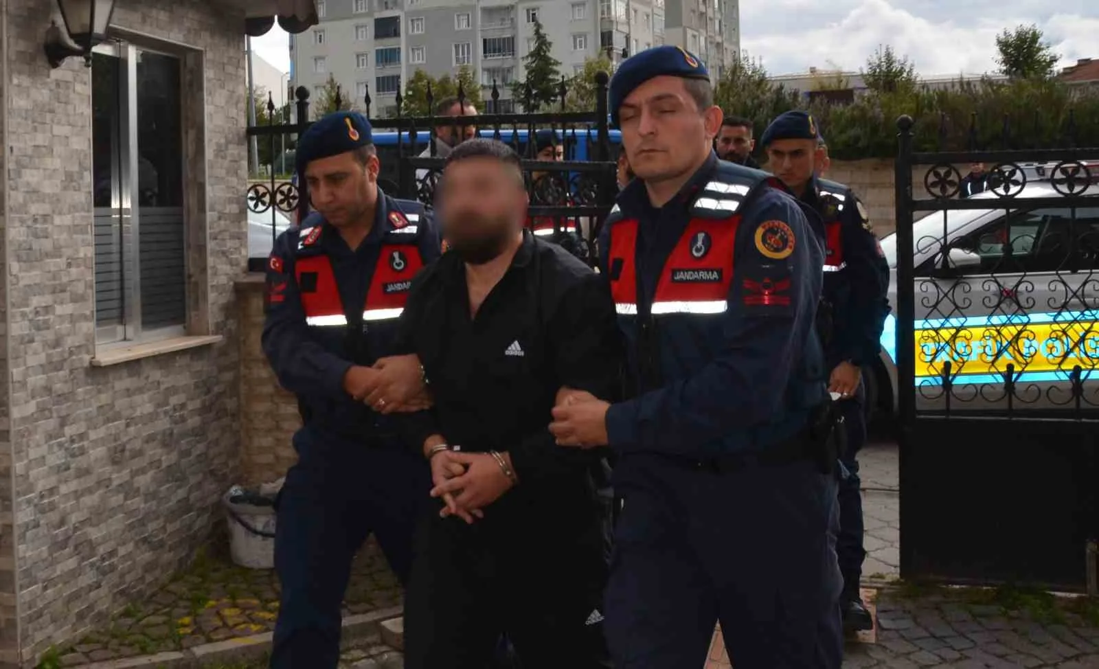 Samsun’un Bafra ilçesinde, eski kayınbiraderine kurşun yağdıran şahıs adliyeye sevk