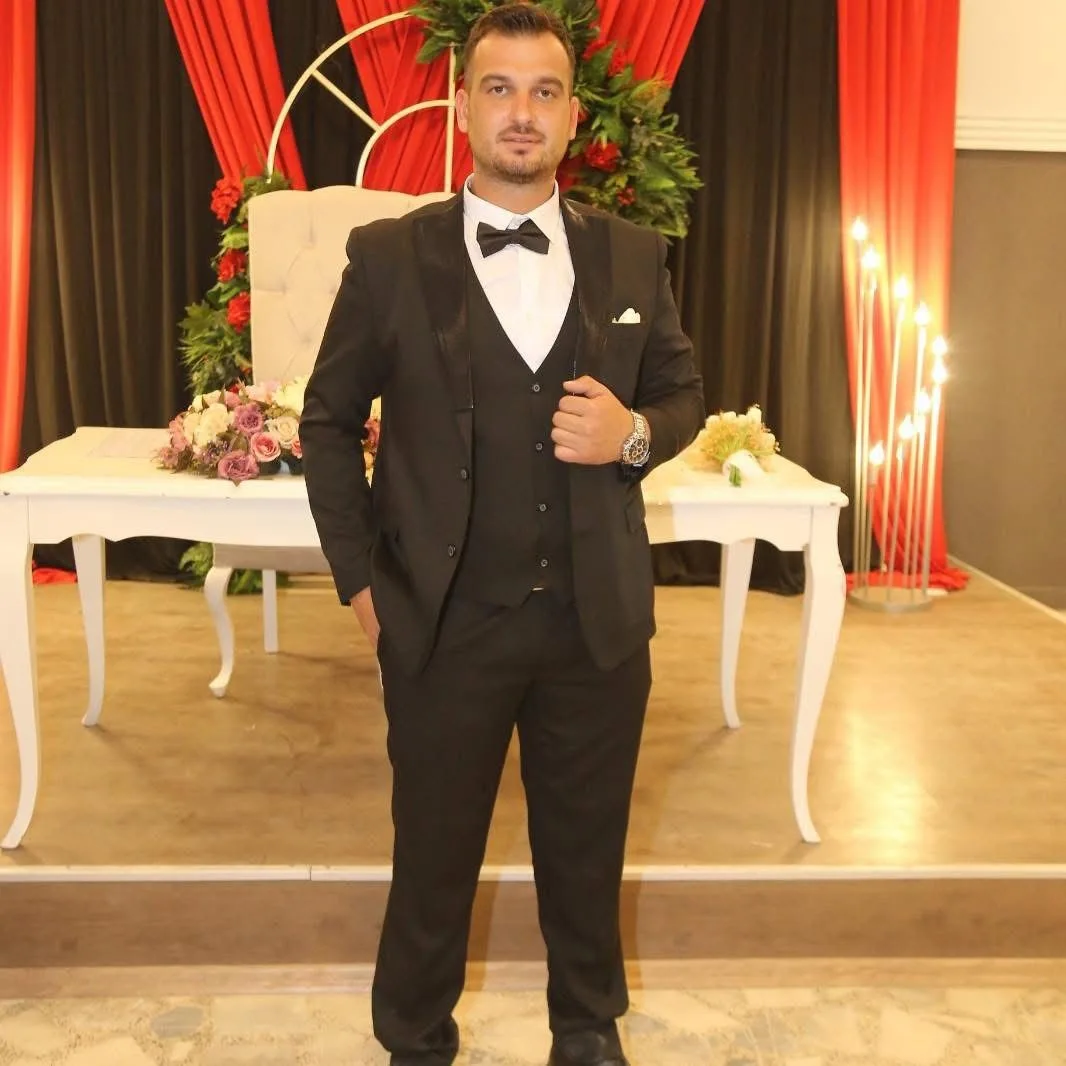 Samsun’un Bafra ilçesinde bir kişi, eski kayınbiraderine kurşun yağdırdı. Ağır