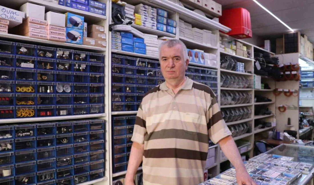 Eskişehir’de 40 yıldır dikiş makinelerinin yaşatılmasını sağlayan Salih Erçin, kendi