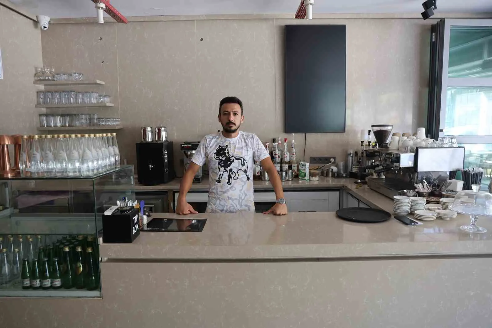 Kahramanmaraş’ta esnaf, sık sık kesilen elektrik nedeniyle milyonluk makinelerinin zarar