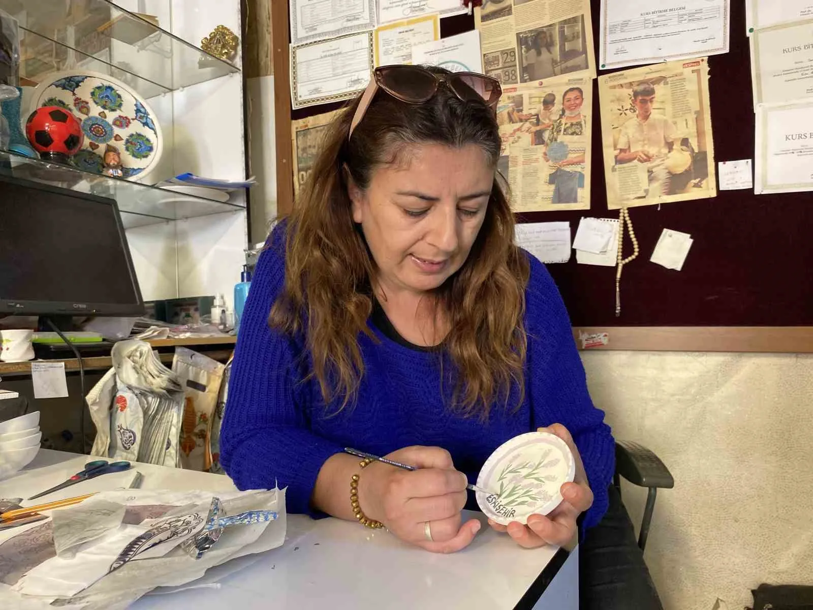 Eskişehir’de seramik ustası Serpil Işık, esnaflar arasında yaşanan geçimsizlik ve