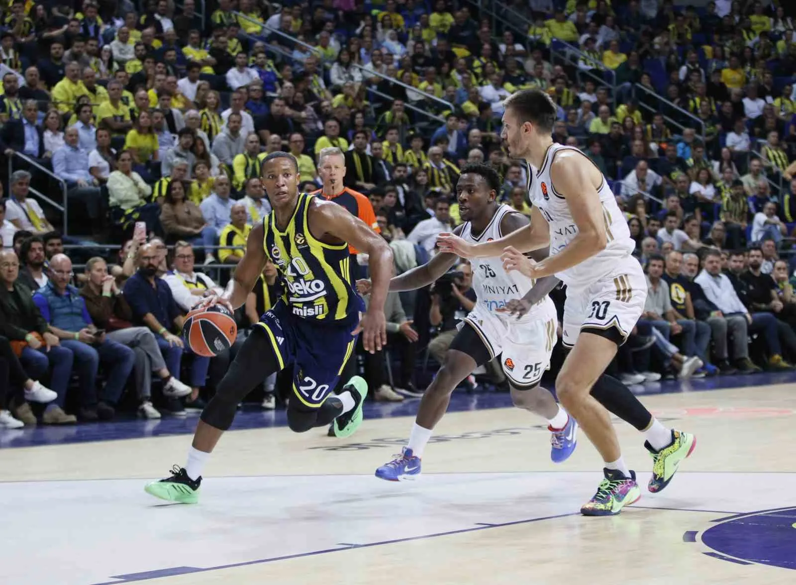 Euroleague 4. hafta maçında Fenerbahçe Beko, sahasında Dubai Basketbol’a 93-69’luk