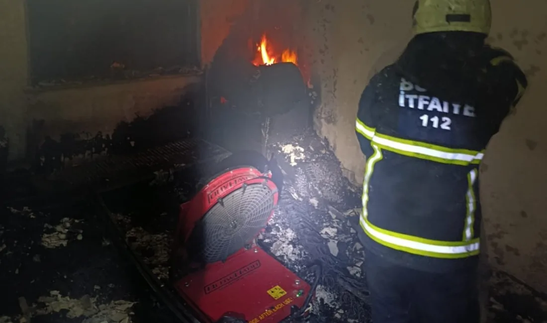 Burdur’un Bucak ilçesinde evde çıkan yangın itfaiye ekiplerinin müdahalesi sonrası
