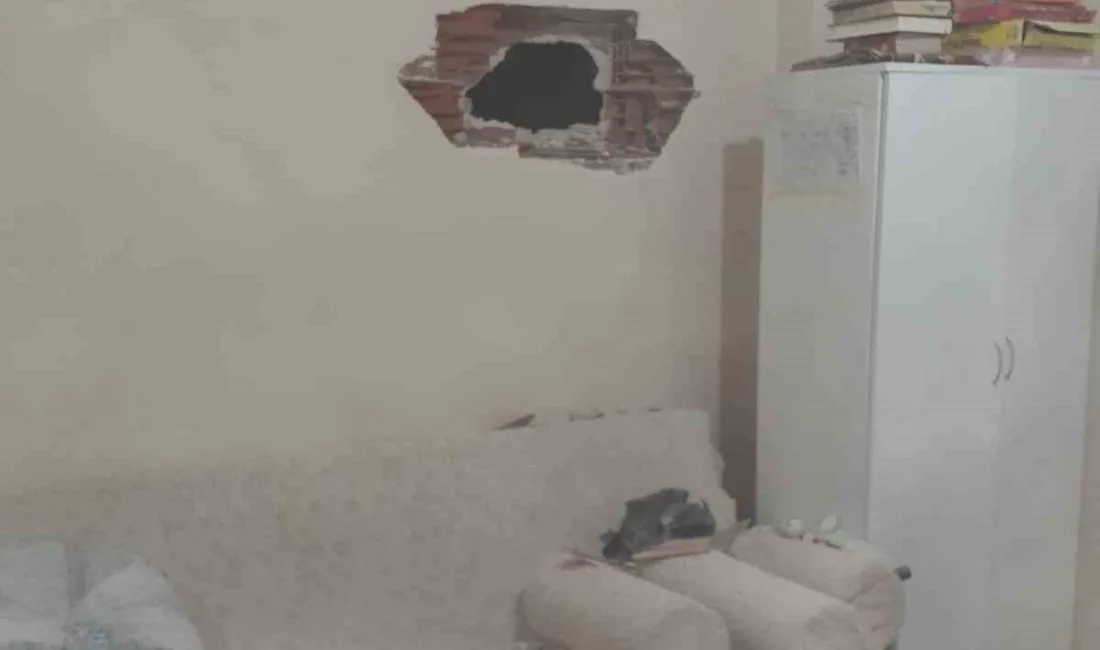 Ardahan’da apartman dairesinde patlayan piknik tüpü sebebiyle bir kişi yaralandı.