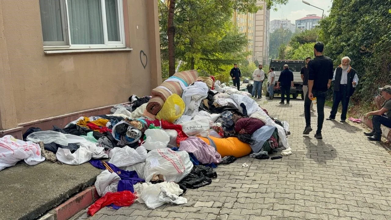 Karabük’te bir apartman dairesinden çıkan çöp miktarı görenleri şaşkına çevirdi.
