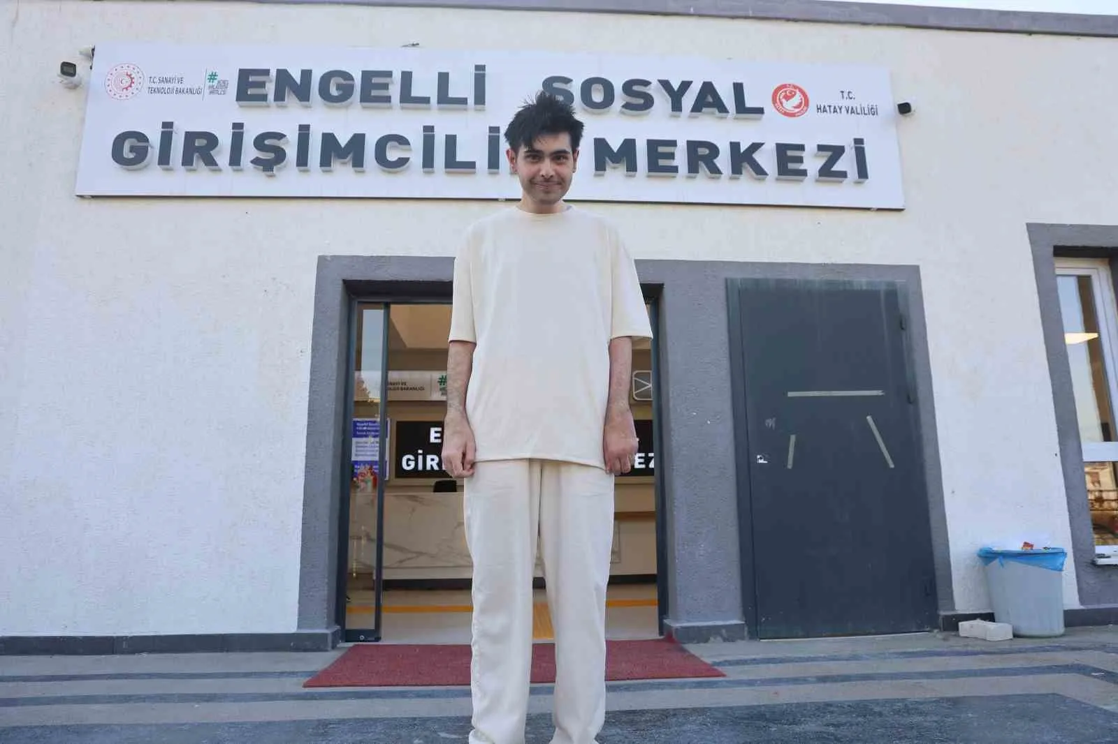 Hatay’da 3 yıla yakın süredir evden çıkmayarak sadece telefonla ve