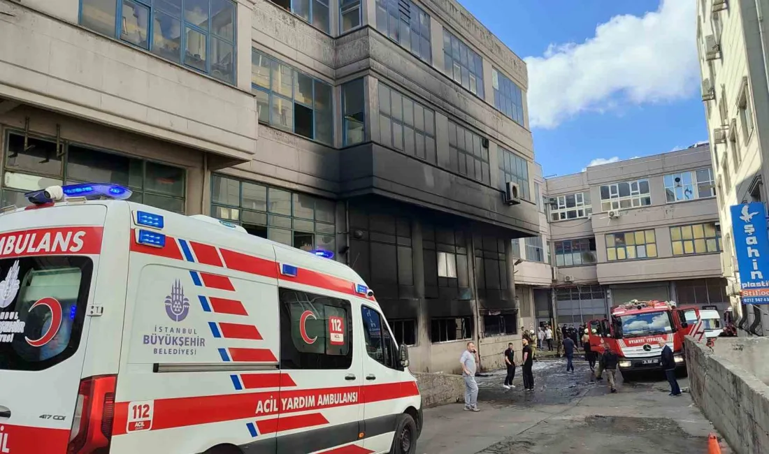 İstanbul’un Eyüpsultan ilçesinde 4 katlı bir iş merkezinin plastik üretim