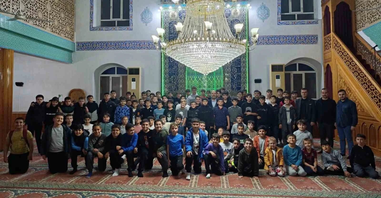 Çan Fatih Camii’nde düzenlenen “Gençlik Buluşması” programında, 100’ü aşkın genç