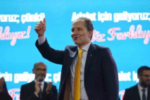 Yeniden Refah Partisi (YRP) 3. Olağan Kayseri İl Kongresi’nde konuşan