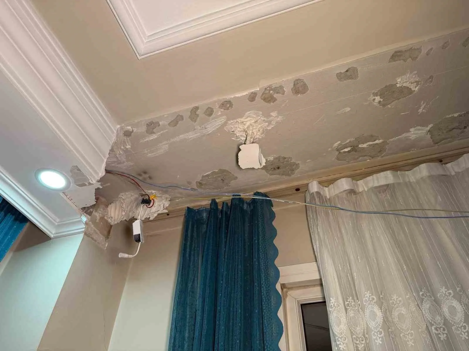 Tekirdağ açıklarında meydana gelen 5.0 büyüklüğündeki deprem nedeniyle Fatih’te bir