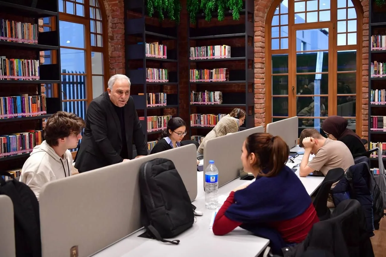 Fatih Belediye Başkanı M. Ergün Turan, ilçede gençlerin yoğun ilgi