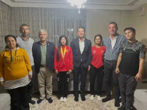 Adana’nın Feke ilçesinde yaşayan milli sporcu Fatma Gül Çoban, kadınlar
