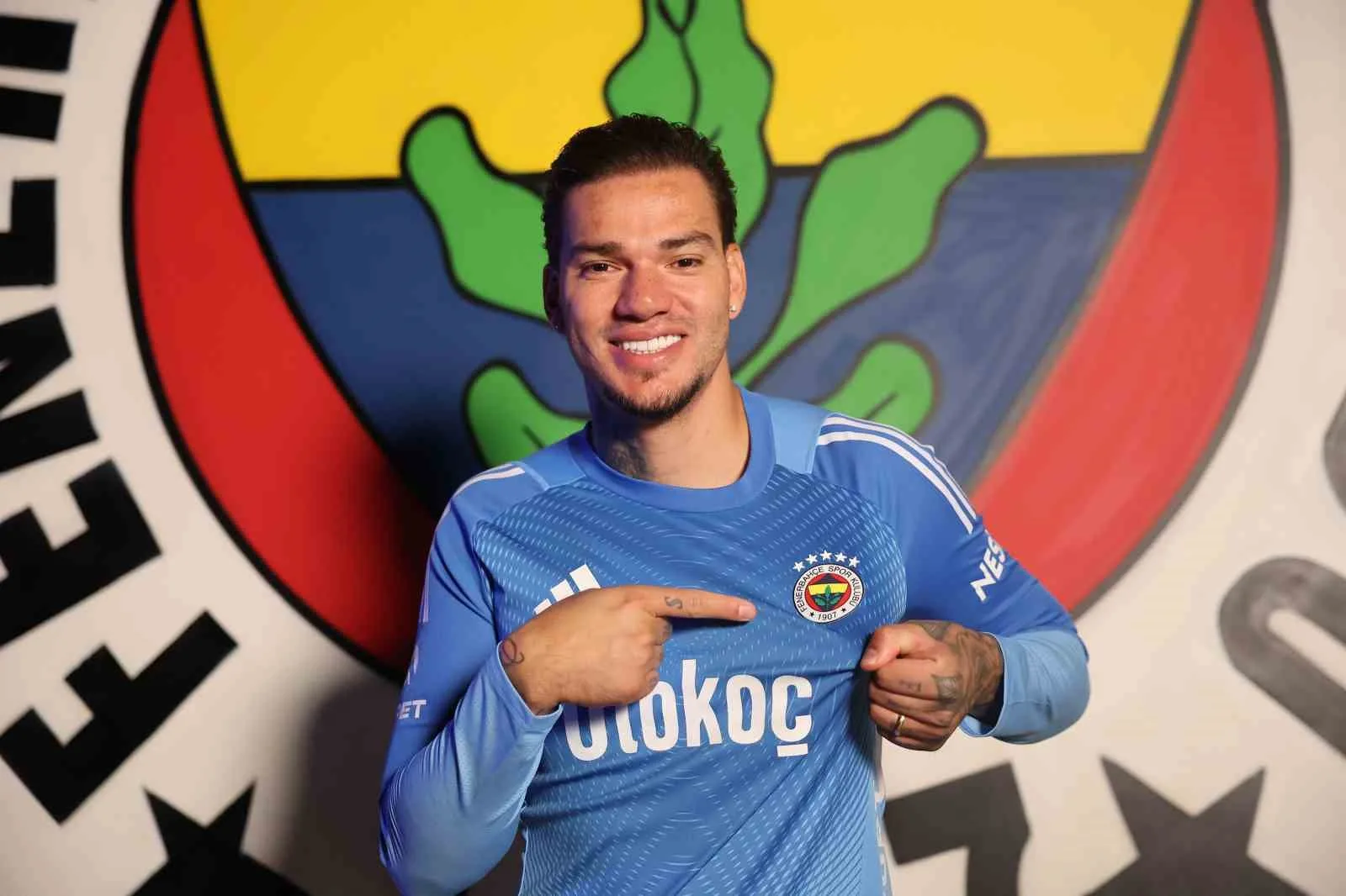 Fenerbahçe’nin Brezilyalı kaleci bekçisi Ederson, Brezilya Milli Takımı’na davet edildi.