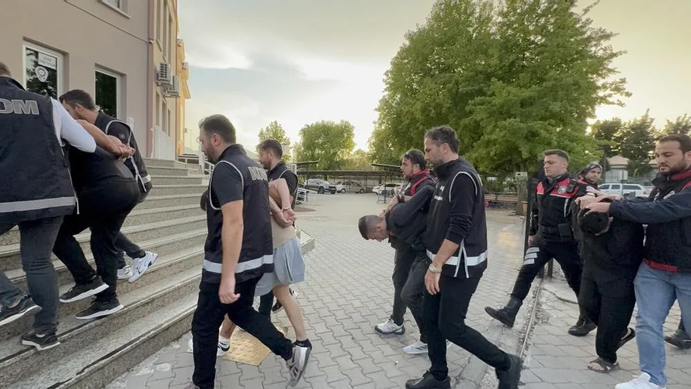 Muğla’nın Fethiye ilçesinde uyuşturucu operasyonu sırasında polise ateş açan ve