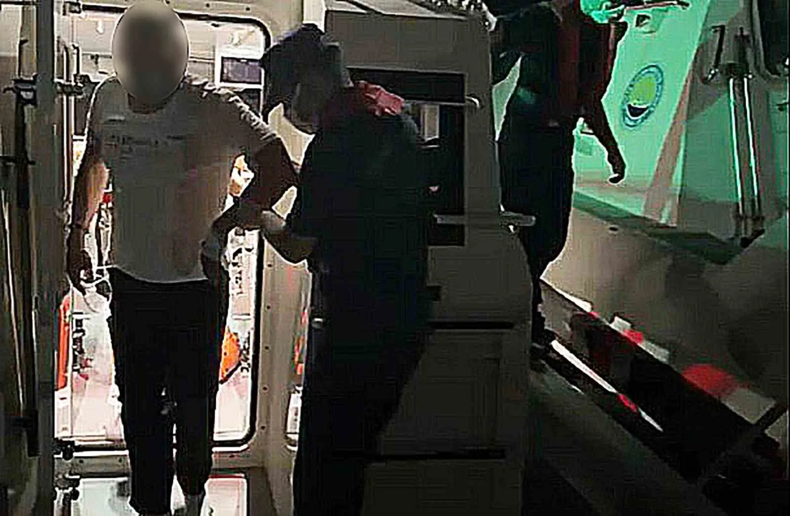 Muğla’nın Fethiye ilçesi açıklarında seyreden ticari yatta rahatsızlanan vatandaş Sahil