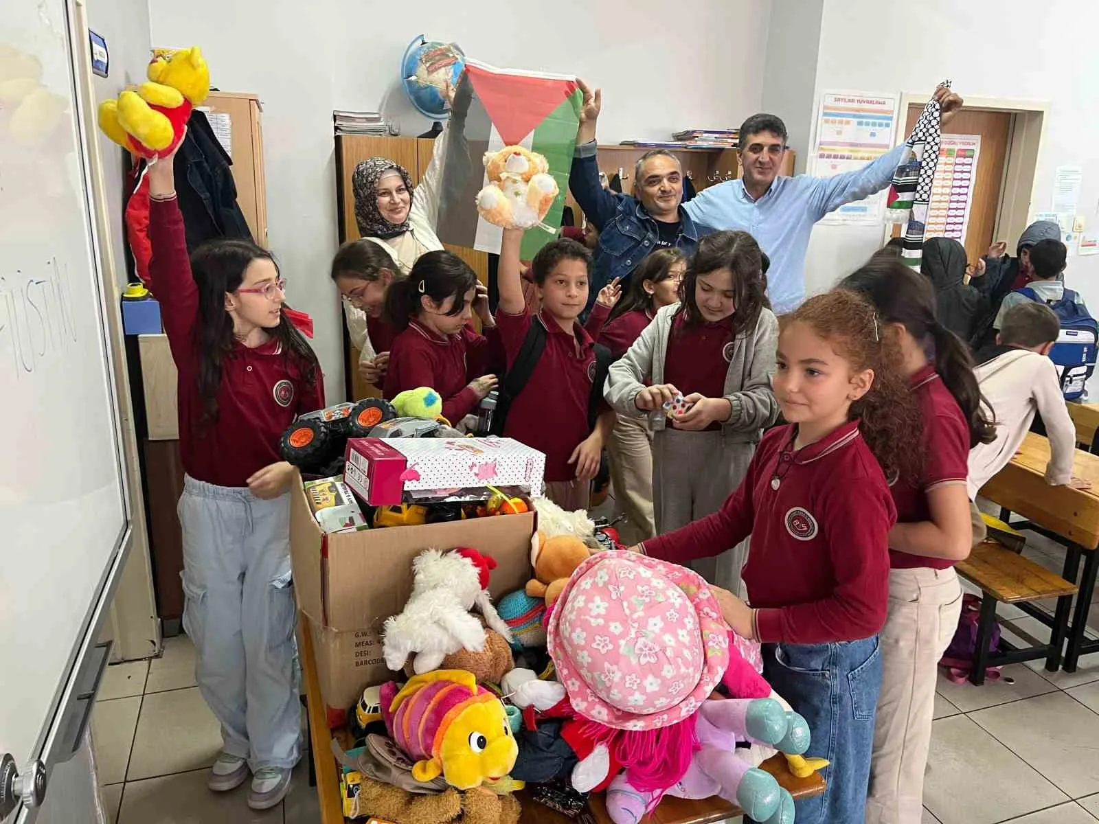 Trabzon’un Ortahisar ilçesinde Ahmet Saka İlkokulu öğrencileri, İsrail zulmü altındaki