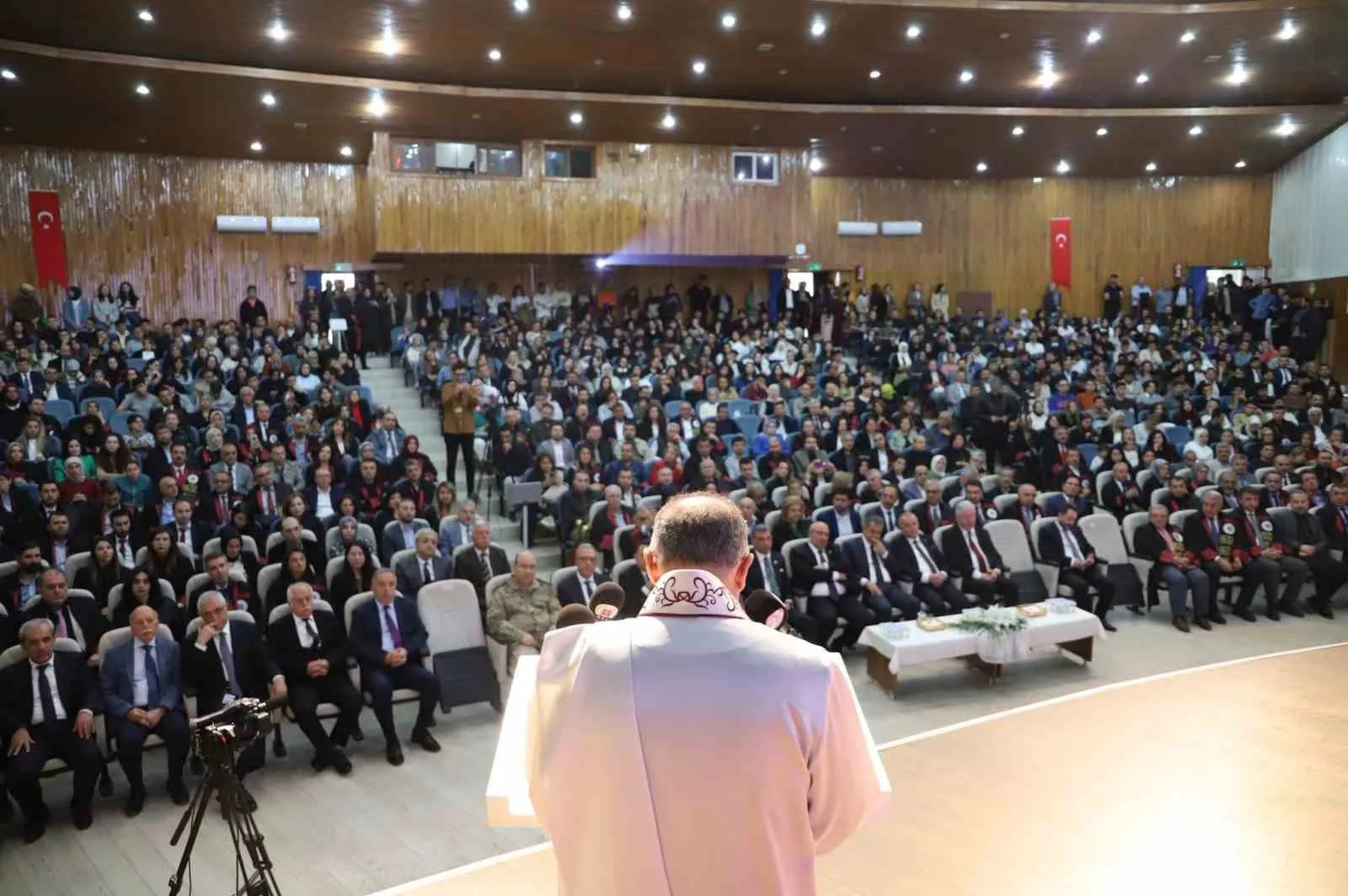 Eğitimde yarım asra ulaşan köklü geçmişiyle Fırat Üniversitesi (FÜ), 2025-2026