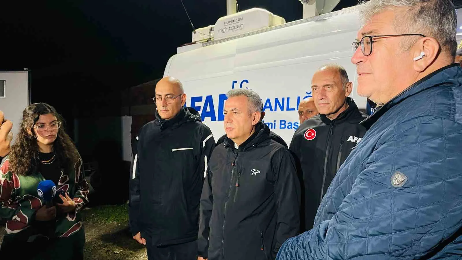 İzmir’in Foça ilçesinde sağanak yağışın ardından meydana gelen sel sularına