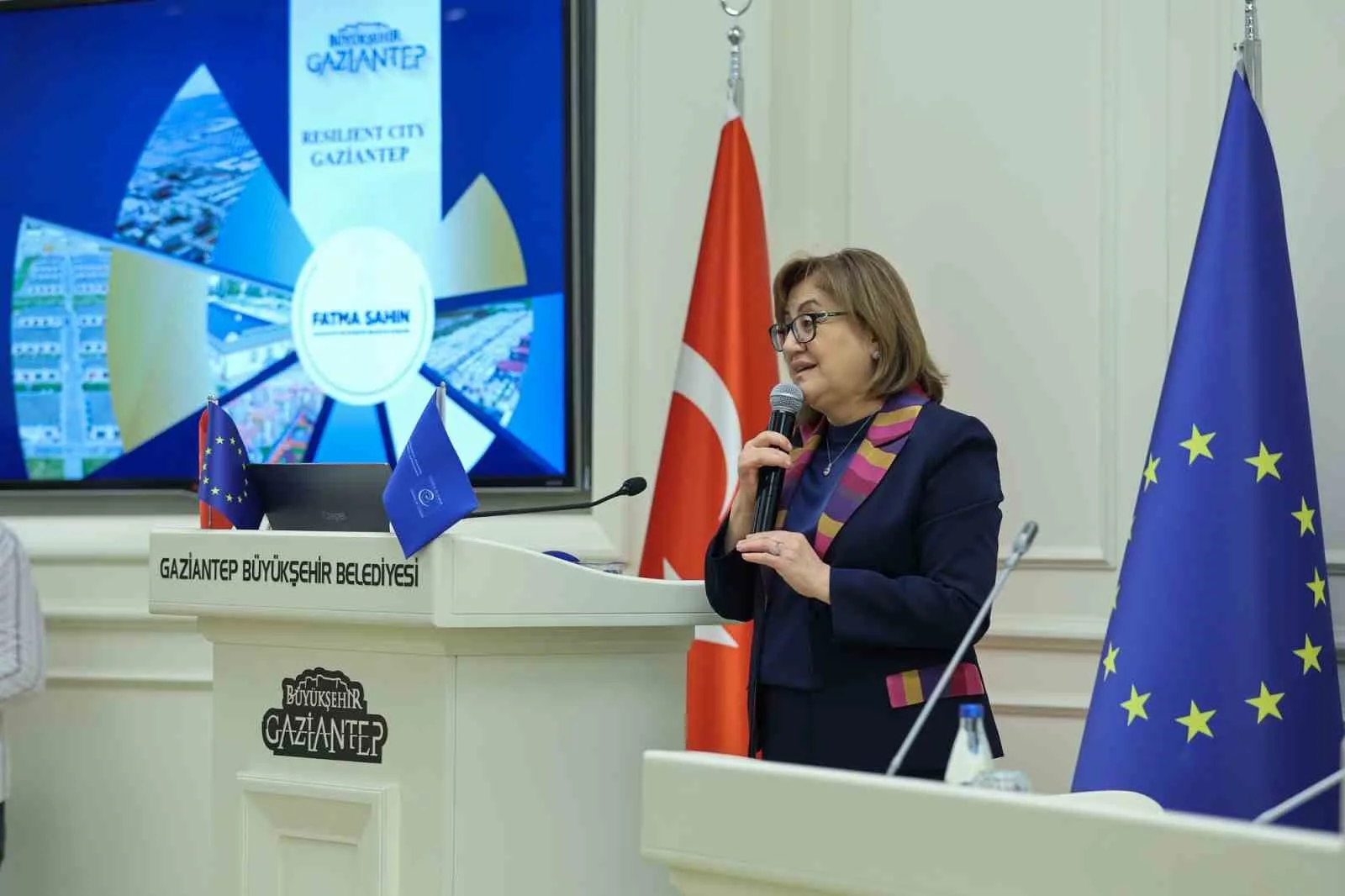 Gaziantep Büyükşehir Belediyesi tarafından düzenlenen “Deprem Gerçeği ve Gaziantep’in Afet