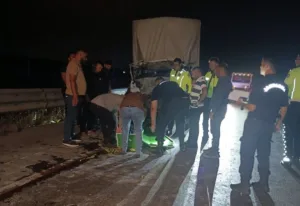 Gaziantep’te bir kamyonetin önünde seyir halindeki kamyona çarptığı kazada 1