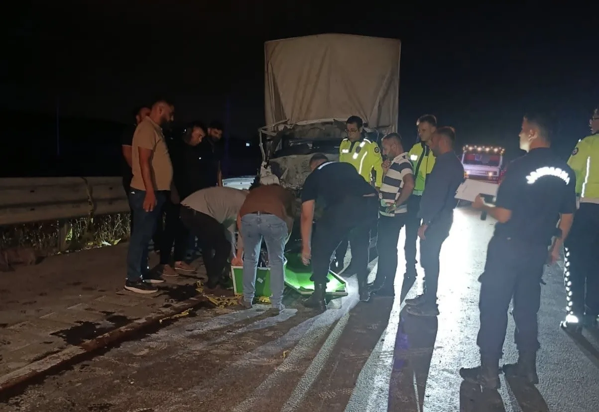 Gaziantep’te bir kamyonetin önünde seyir halindeki kamyona çarptığı kazada 1