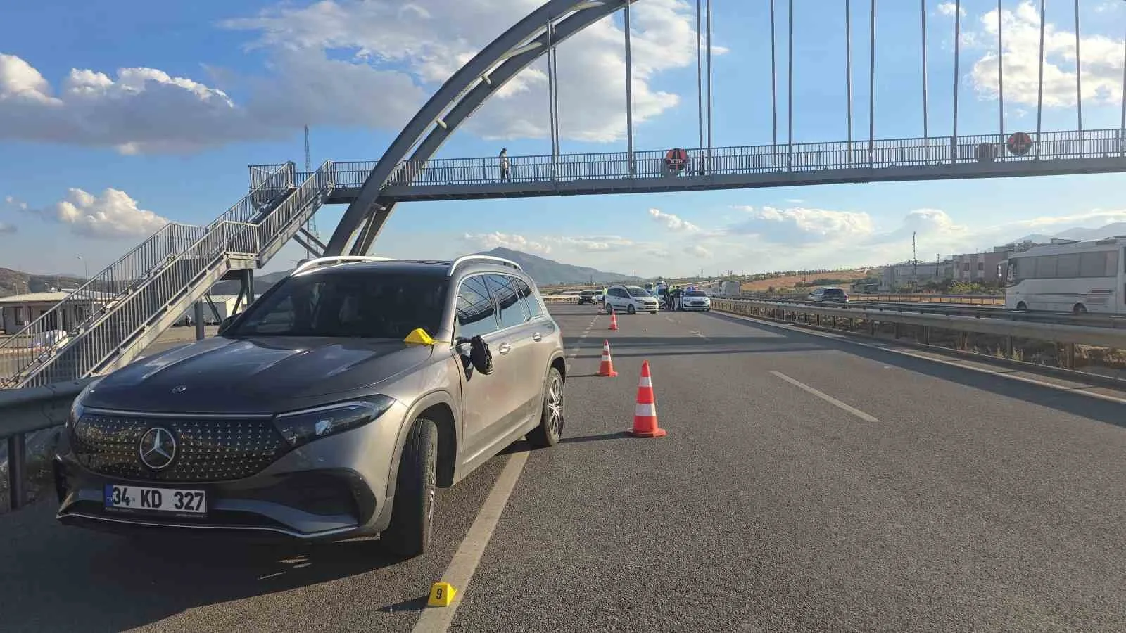 Gaziantep’in İslahiye ilçesinde yolun karşısına geçmek isterken otomobilin çarptığı çoçuk