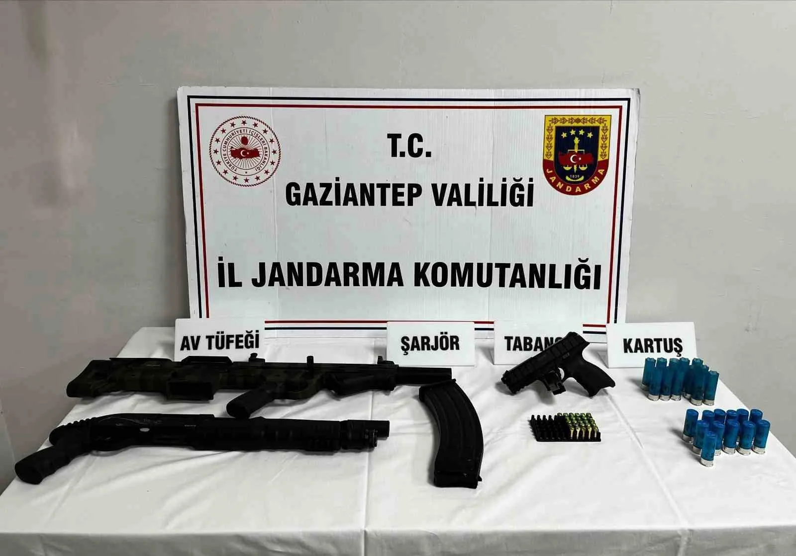 Gaziantep’te jandarma ekiplerince son bir ayda yapılan operasyonlarda 28 adet