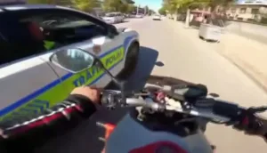 Gaziantep’te plakasını kapatarak, makas atarak ve abartı egzoz kullanarak trafikte