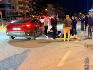 Antalya’nın Gazipaşa ilçesinde meydana gelen kazada otomobille çarpışan motosiklet sürücüsü